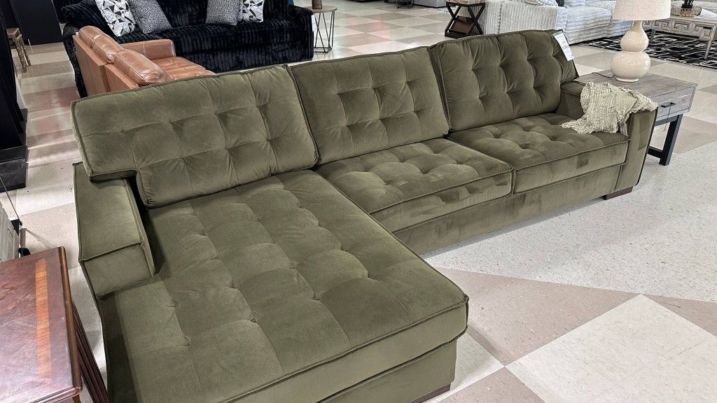 AP🎉 Caspian- Town 2 Piece Sectional Couch// Financing & Delivery 