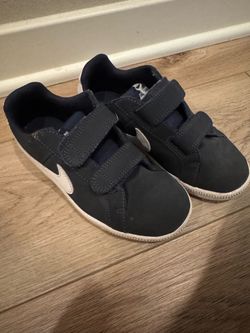 Little boys Nike 13C shoes