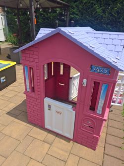 Little Tikes Play House and Accessories