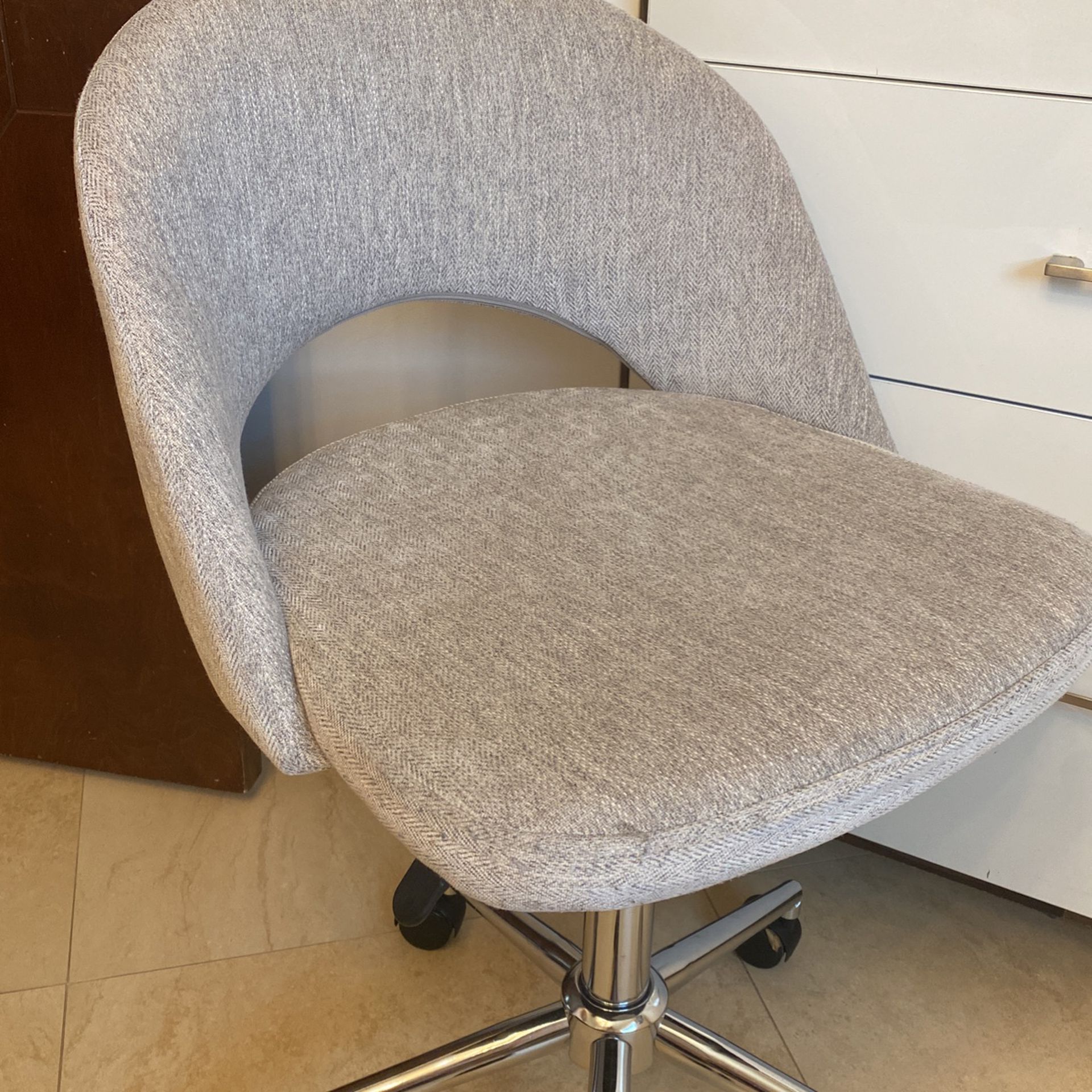 Grey Desk Chair 