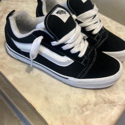 Knu Skool Vans Size 7.0 Men