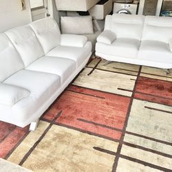 Like New Sofia Vergara Leather Couch And Loveseat 