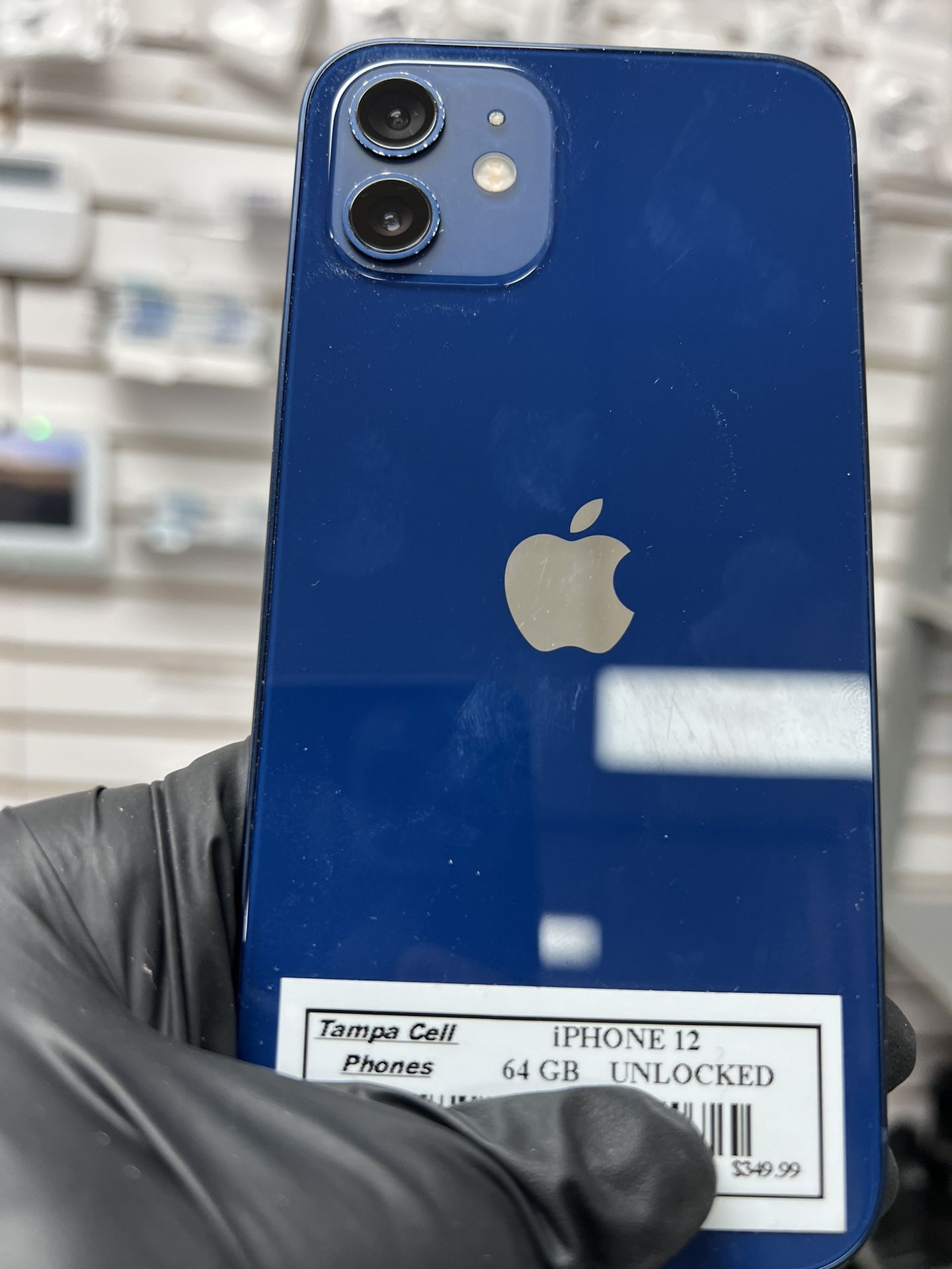 iPhone 12 Unlocked 64 gb excellent condition! $ 260