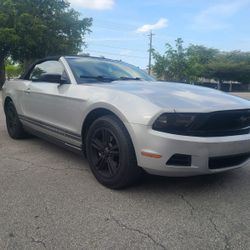 2010 FORD MUSTANG CONVERTIBLE 
