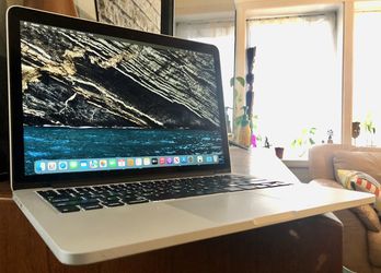 2015 MacBook Pro 13” Retina 2.7ghz i5 8GB ram 120 GbSSD Charger Included