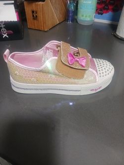 Size 2 pair of little girls sketchers  S sport  shoes with lights