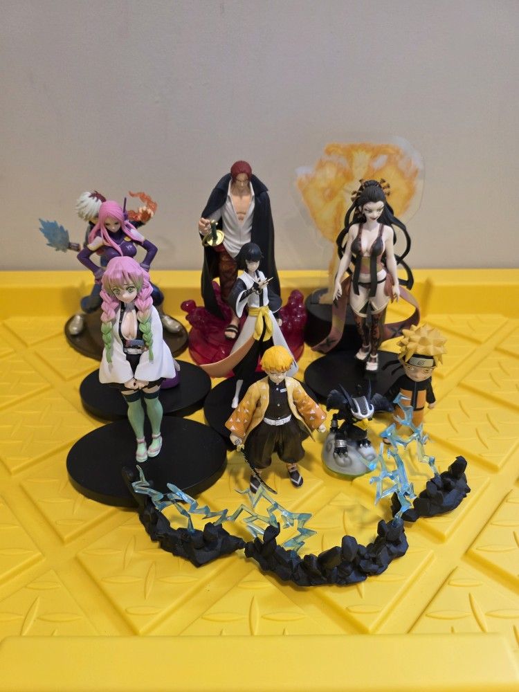 Statue figures