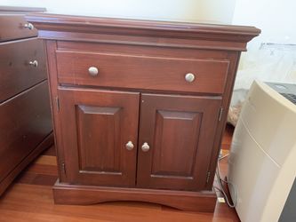 Mahogany end table or cabinet or night stand