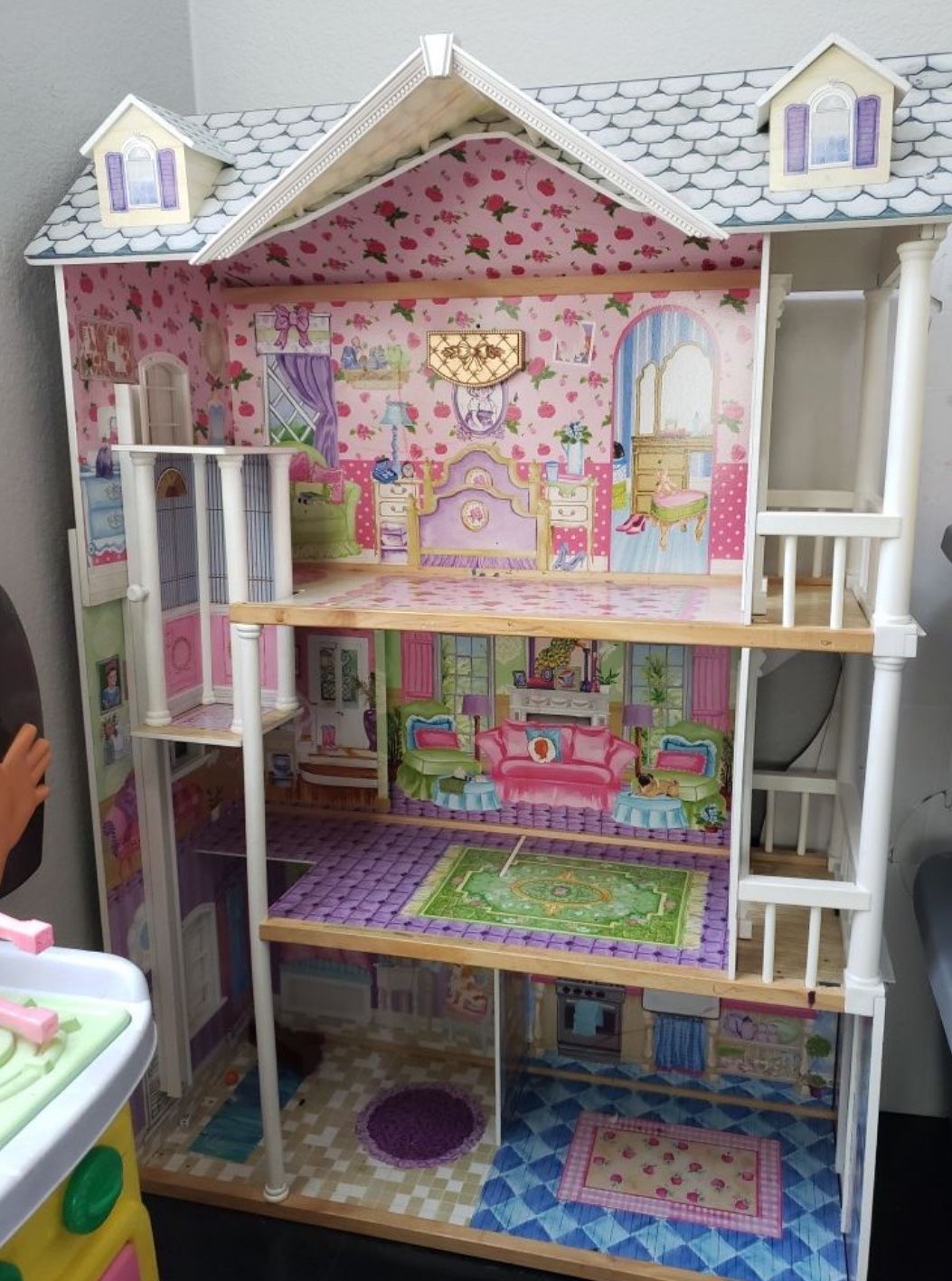 Doll House 