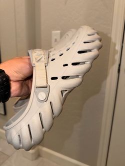 Men’s crocs echo clog size 10