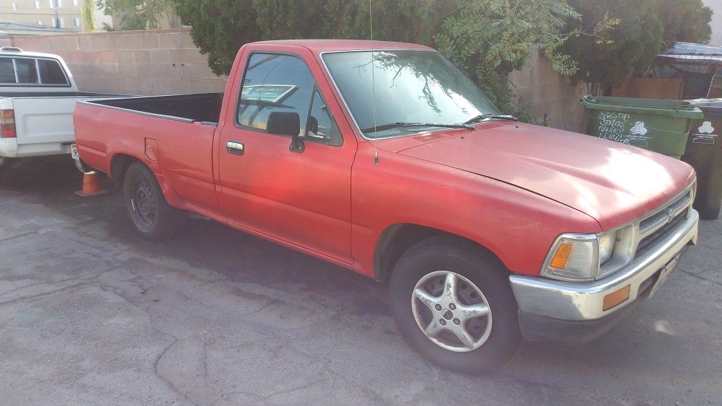 92 Toyota Pickup automática 22R cama larga