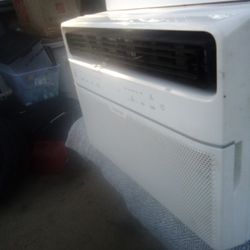 Toshiba Window Type Air Conditioner