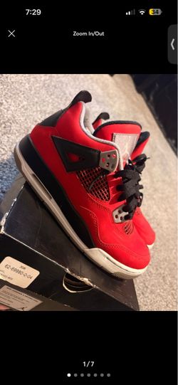 Air Jordan Retro 4 Toro Bravo size 5.5Y