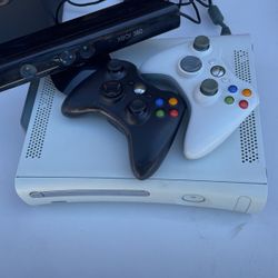 Xbox 360 Console + Kinect + 1 Controller