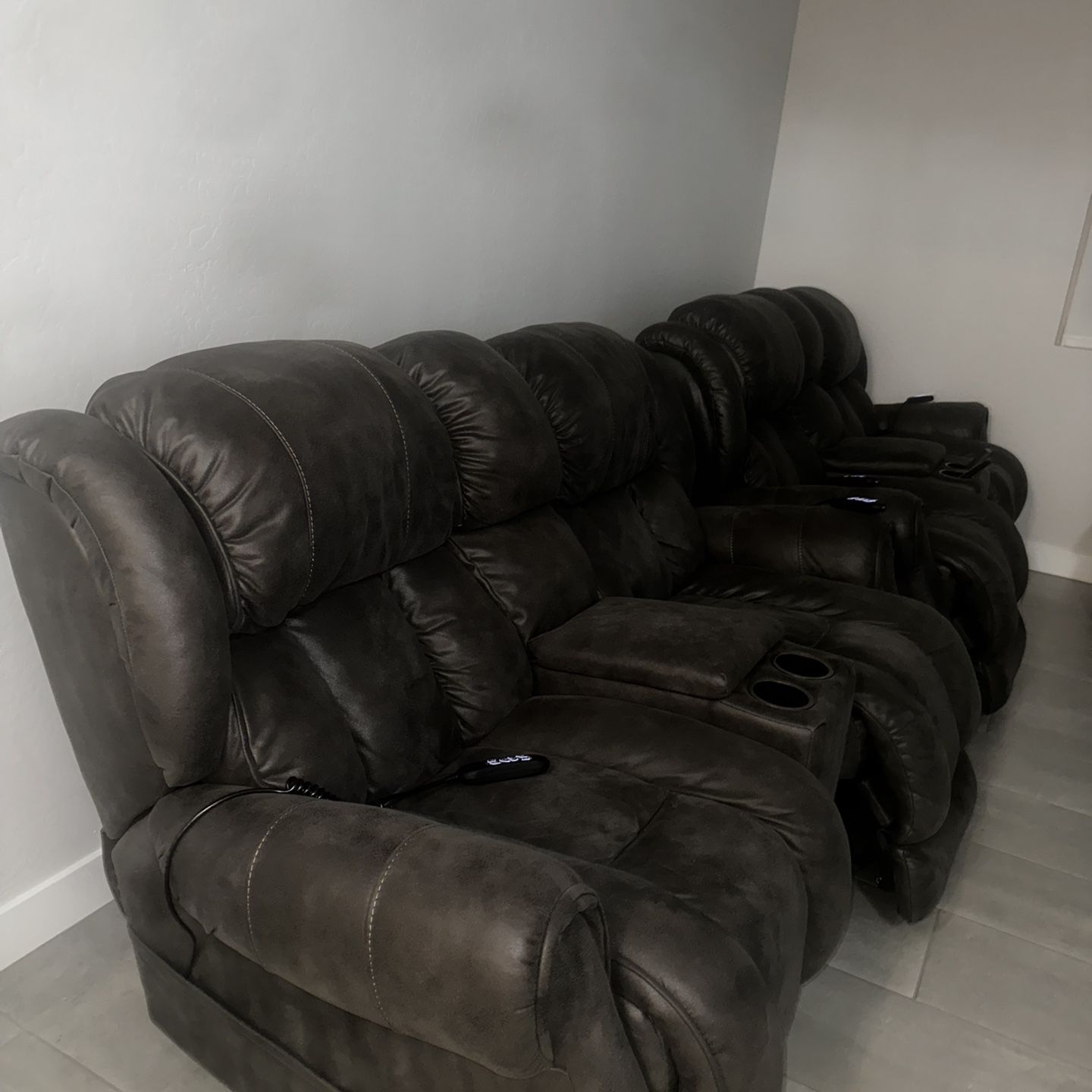 4,000$ Leather Recliner Couches Chairs Movie Room