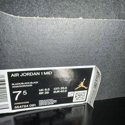 7.5 AJ1 MID Triple Black