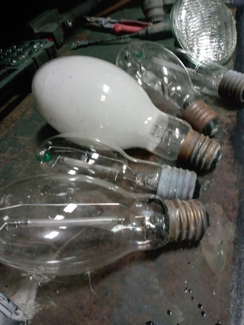400 Watt 250 Watt 150 Watt 600 Watt Hid Variety Of Different Kind Of Bulbs