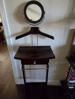 Wardrobe vallet