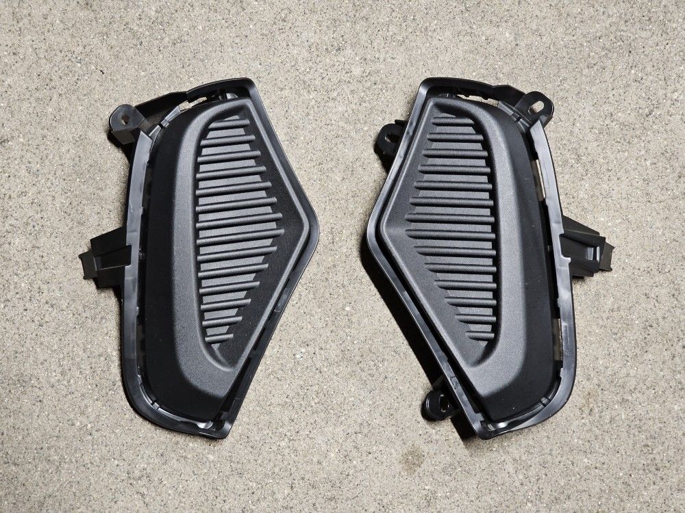 Toyota RAV4 stock bezels