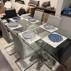 Kitchen Table w/6 Chairs