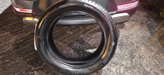 Pirelli Scorpion
275 50 R22 TIRE
