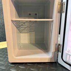 Mini Beauty Fridge