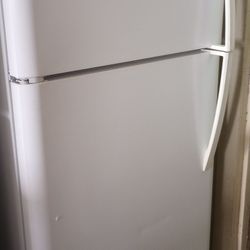 REFRIGERADOR MARCA FRIGIDAIRE FUNCIONANDO PERFECTAMENTE 