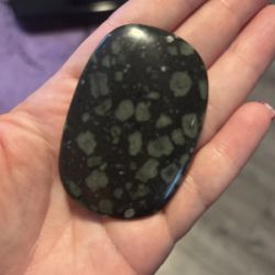 2.5” Lakelandite Flat Palm Stone