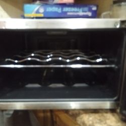 Magic Chef 8 Bottle Wine Cooler 