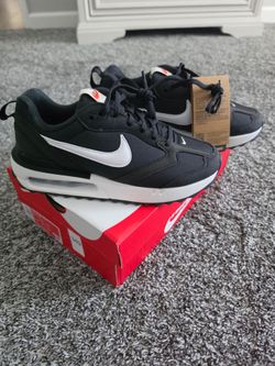 Nike Air Max Dawn women's size 7