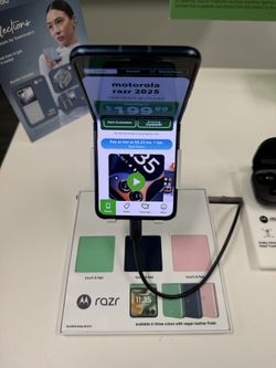 Motorola RAZR for only $149.99! If you switch to CRICKET💚Visit us @2400 k ave Plano Tx