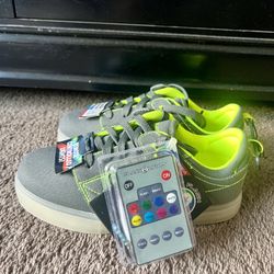 Boys light-up shoes - size 4- rechargable, 4 light colors - w/remote - NEW IN BOX