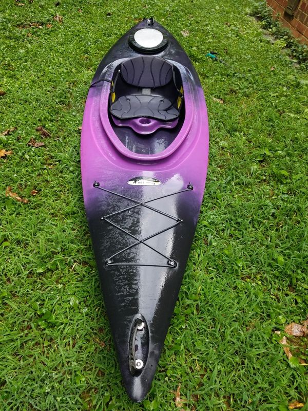 Fusion Kayak purple and black, paddle included for Sale in 