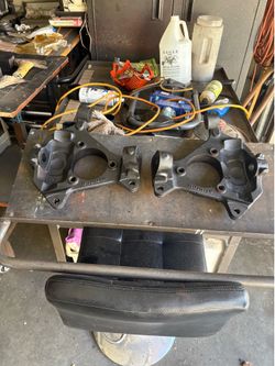 Right and left hand spindle knuckles off my 2003 Chevy Z 71 Silverado.