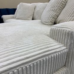 Lindyn Ivory 2 Piece Raf Sectional with Chaise