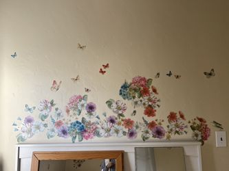 Peel & Stick Flowery Wall Decoration