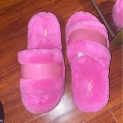 UGG Slides 