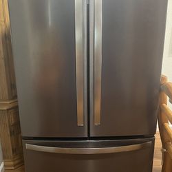 Whirlpool Black Stainless Steel Refrigerator 