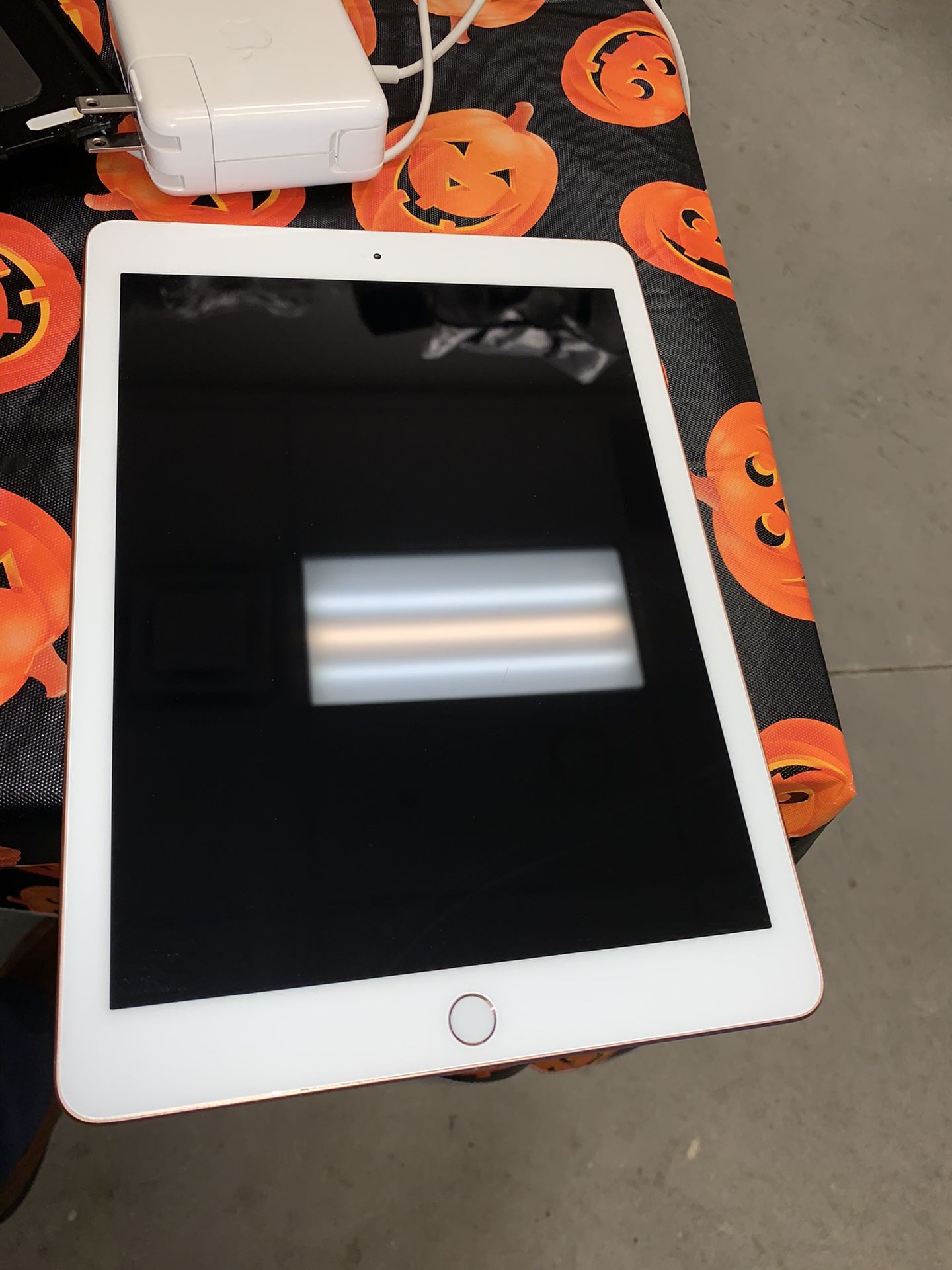 Apple iPad 6th Gen 32G