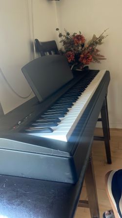 YAMAHA DIGITAL PIANO P-60