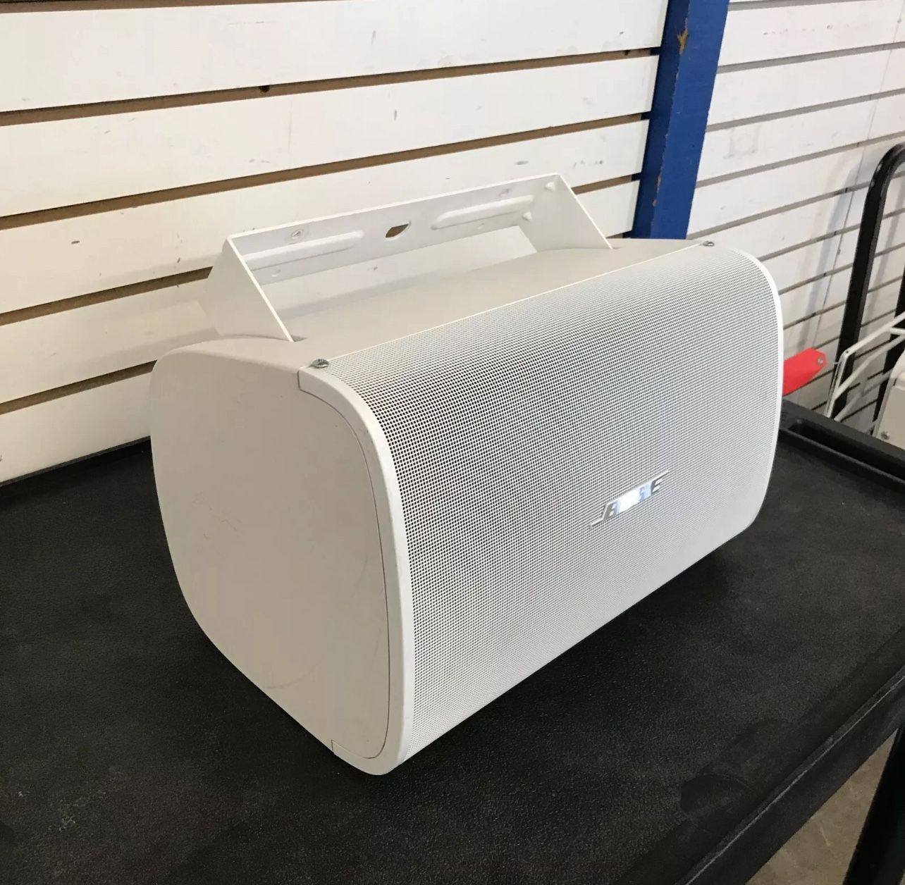 Bose PRO DM8S WHITE DesignMax DM8S Surface-Mounted Loudspeaker White (contact info removed)