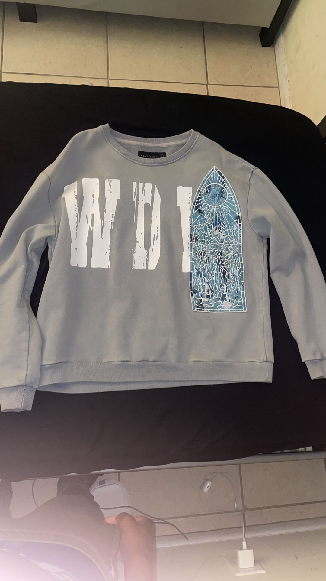 Who Decide War Sweater Xs Men