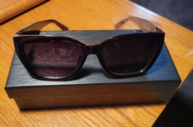 Cat-Eye Sunglasses Dark Frame