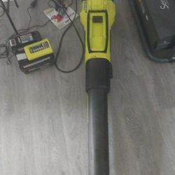 Ryobi Leaf Blower W/charger And Battery Pack