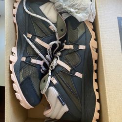 Timberland Hiking Shoes (9 Women/7.5 Men)