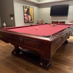 9ft Excellent Condition  Brunswick Prestige Price Negotiable  With pub table And stools.  Installation included . 