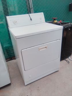 Kenmore gas dryer (pick up only)