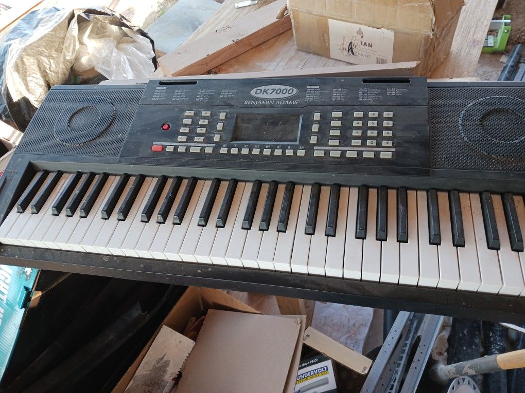 benjamin adams keyboard dk7000