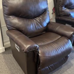 La-Z-Boy Pinnacle Leather TriPower Recliner Chair