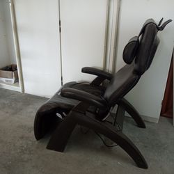 Human Touch Perfect Chair Leather Massage Excellent